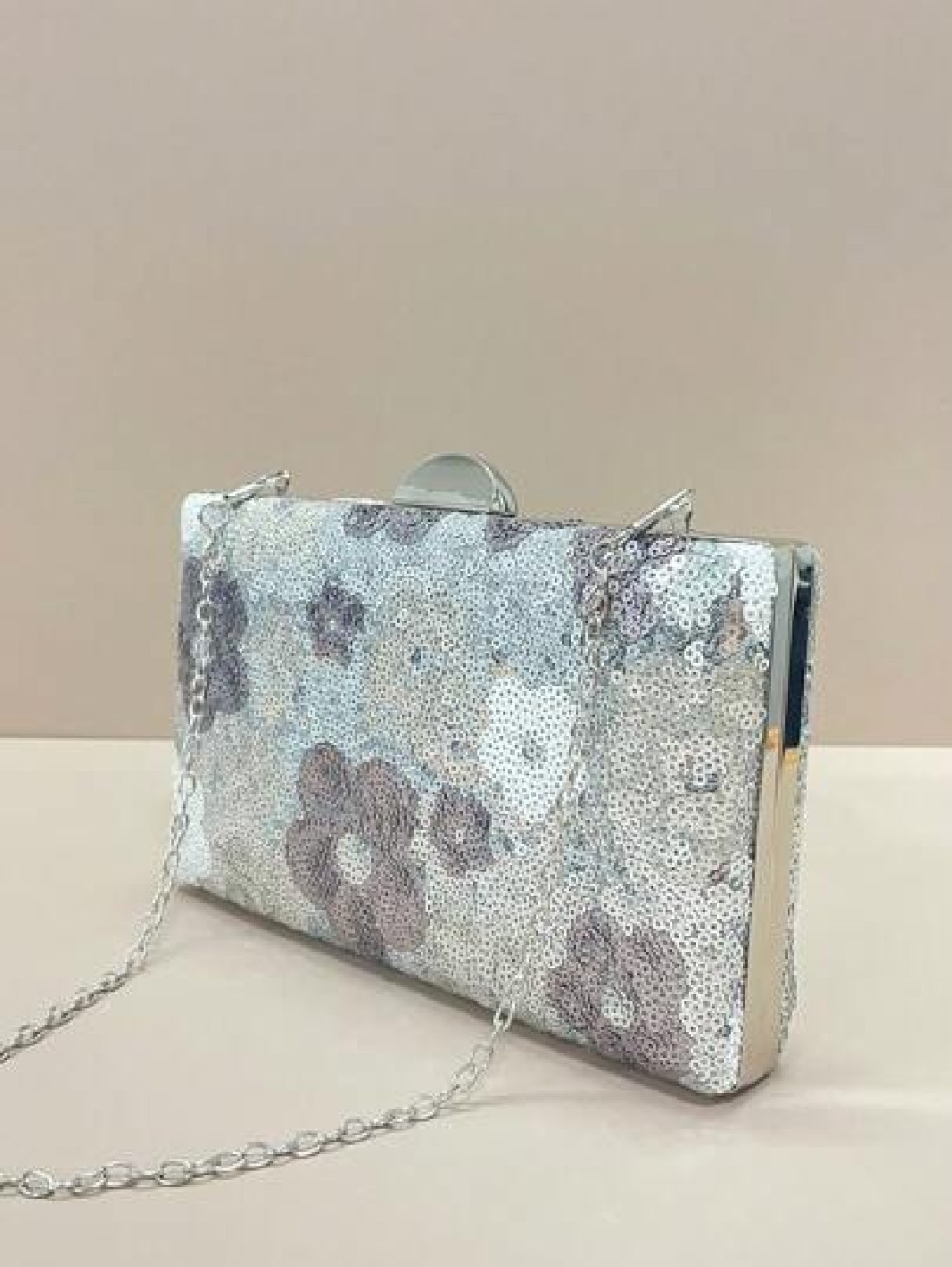 Flower Sequin Crossbody Stylish Silver Purse For Women Elegant Random Floral Embroidered Evening Silver Clutch Bag Prom Accessories Bridesmaid Gifts Fashion Retro Chain Evening Bag Mini Box Bag For Pa