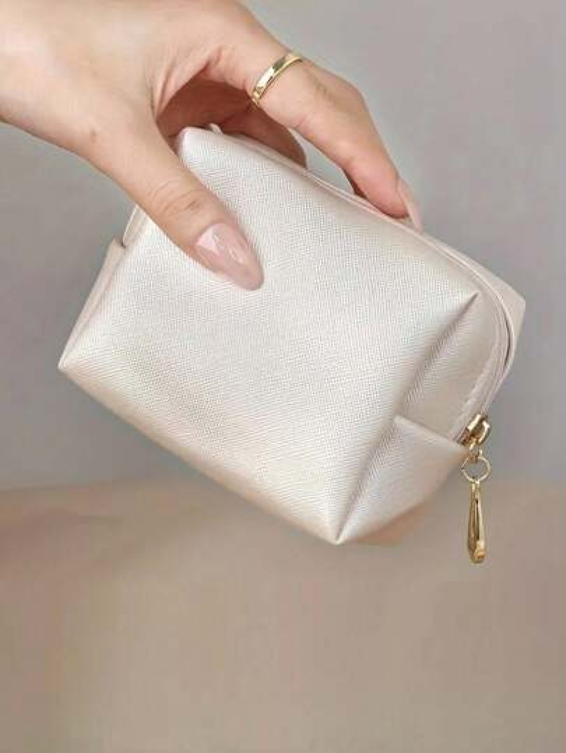 Customized Small Cosmetic Case Lipstick Zipper Storage Bag Travel Toiletry Bag Coin Purse Cosmetics Storage Box Waterproof And Cute Travel Toiletry Storage Bag Suitable For Women And Girls