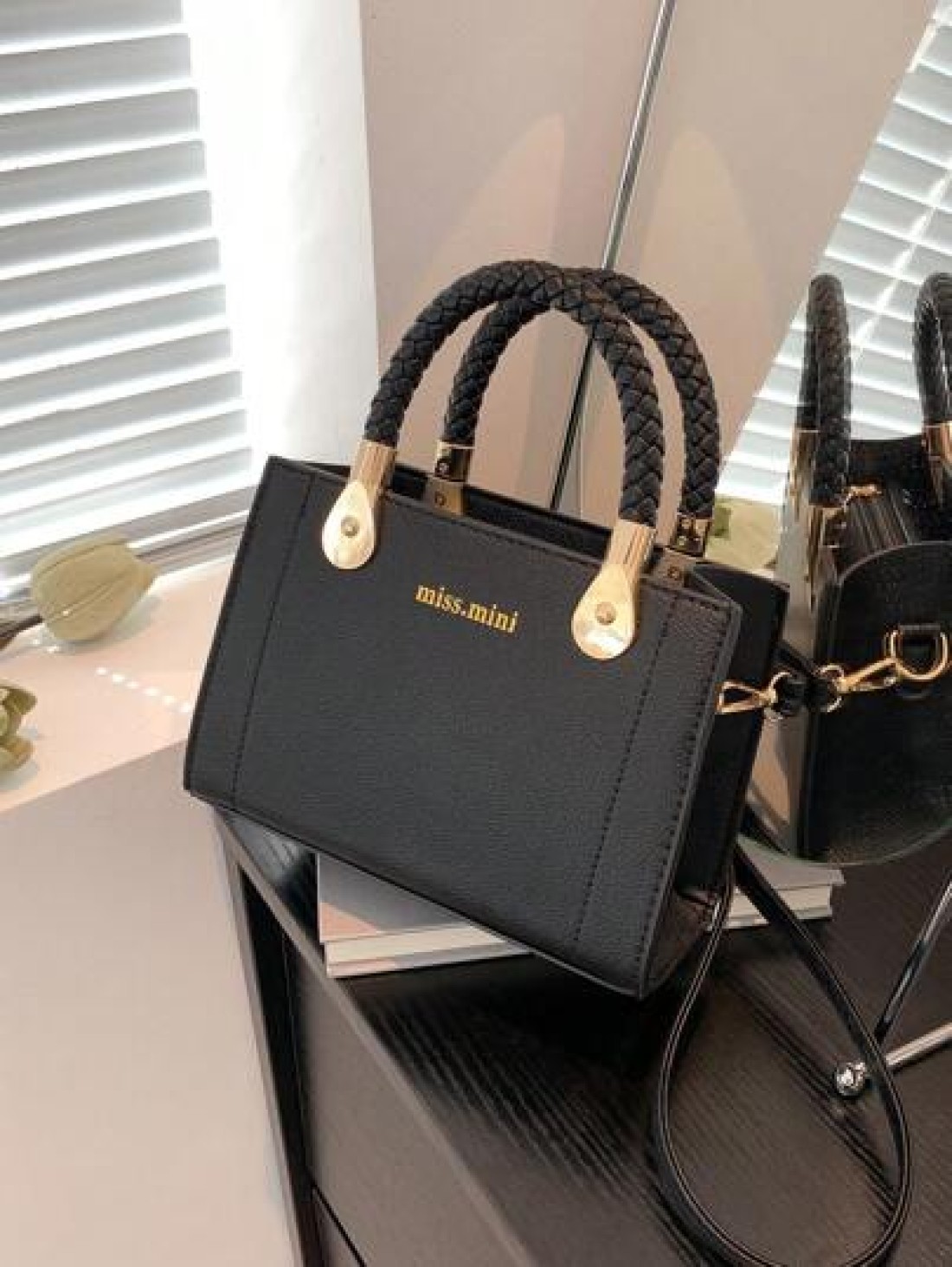 New Women s PU Leather Shoulder Bag Adjustable Strap Mini Handbag Clutch Bag Minimalist Classic Funky Leather Small Bag Square Bag Suitable For Women Travel Work Party Holiday