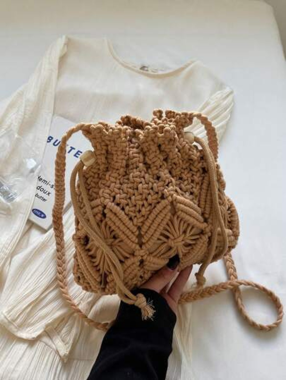 Handwoven Small Shoulder Bag New Fashion Straw Crossbody Bag Niche Beach Side Versatile Design Envelope Shape Small Square Bag Chic Retro Style Crossbody Bag For Vacation Beach