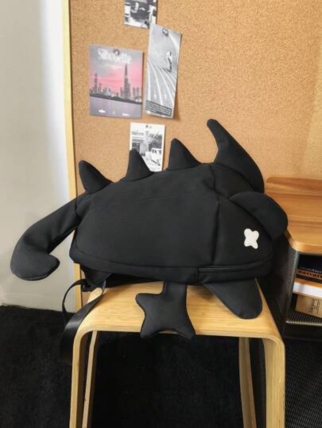 peach tree Large Capacity Unisex Shark Shaped Backpack Fashion Casual Couple Backpack Suitable For High School And College Students Travel Sports Multi Function Lightweight Backpack With Multiple Pock