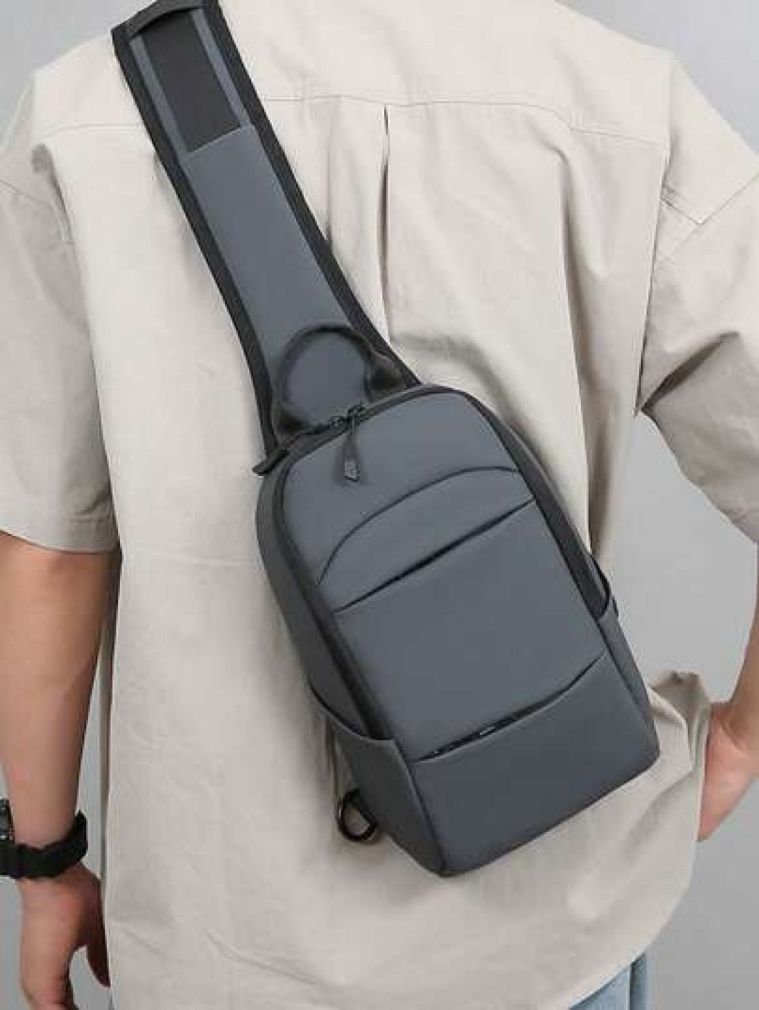 New Men s Breast Bag Large Capacity Personalized Long Distance Riding Bag For Work Commuting Fashion Shoulder Bag