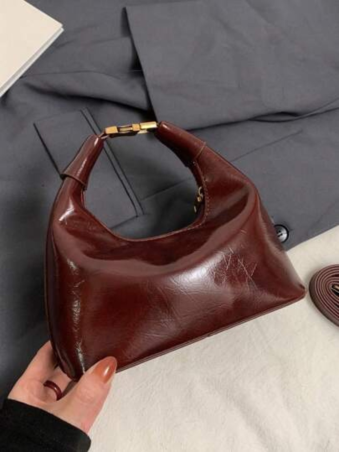 Retro Waxed Leather Burgundy Red Handbag Niche Design And Good Looking Crossbody Bag High End Texture Classic And Elegant Shoulder Bag Versatile For Daily Use Suitable For Daily Matching Photo Shoots
