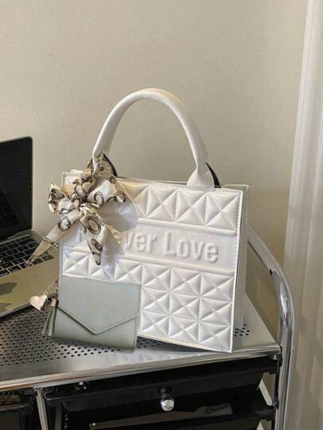 1pc 2pcs Set Fashionable Quilted Square Tote Bag With Letter Pattern And Skinny Scarf Decor Large Capacity PU Shoulder Bag Purse Set Professional Business Briefcase For Work Commute Casual Handbag Off