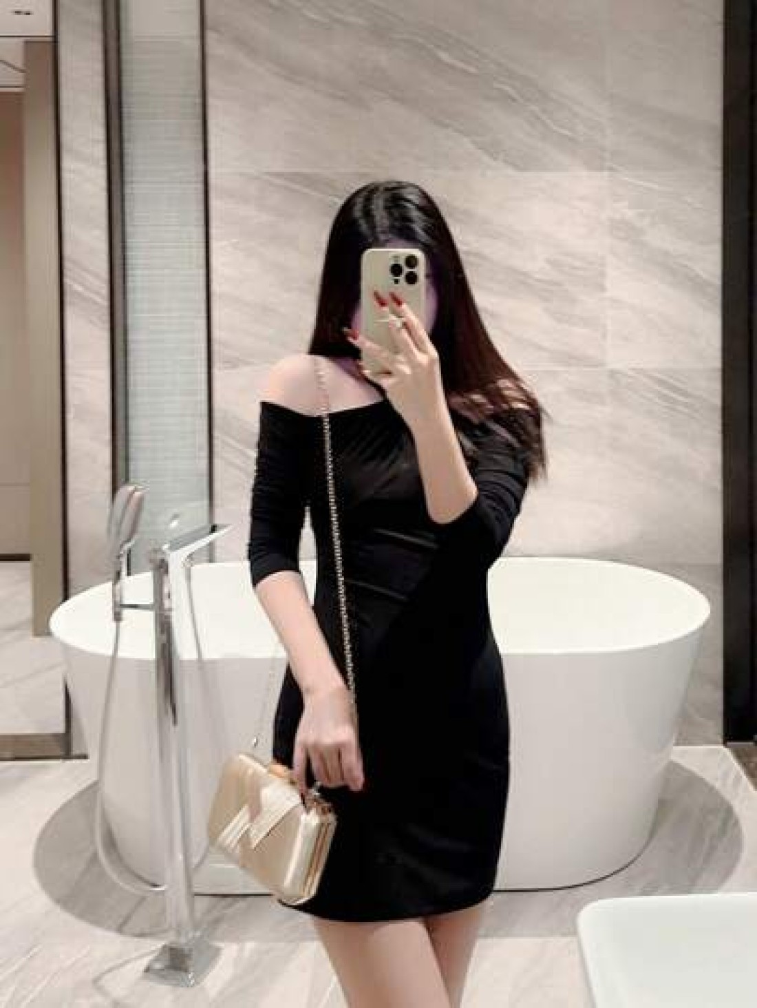 A Classic Crossed Satin Box Clutch Bag With High End Feel Suitable For Evening Party Formal Occasions Dance Events Romantic Weddings Chain Strap Banquet Handbag