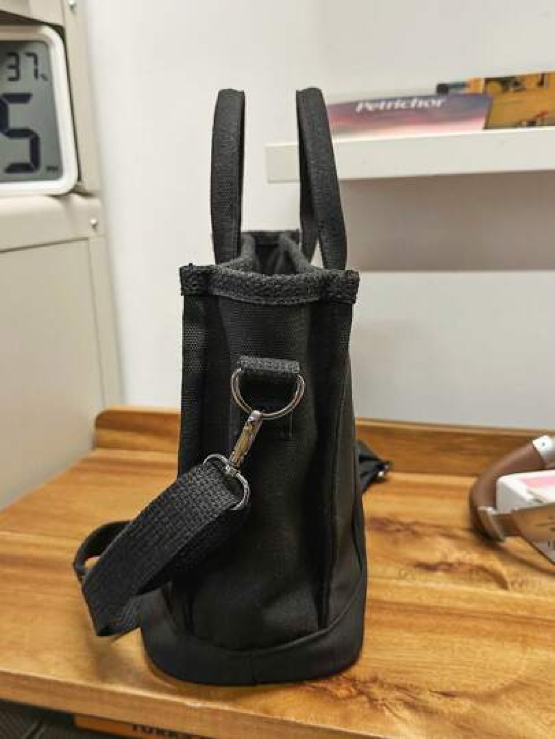 peach tree 1pc Men Shoulder Bag Crossbody Bag Tote Bag Casual Versatile Lightweight Nylon Messenger Bag Multifunctional Outdoor Bag Minimalist And Chic Gift Black Large Capacity Portable Fashion Casua
