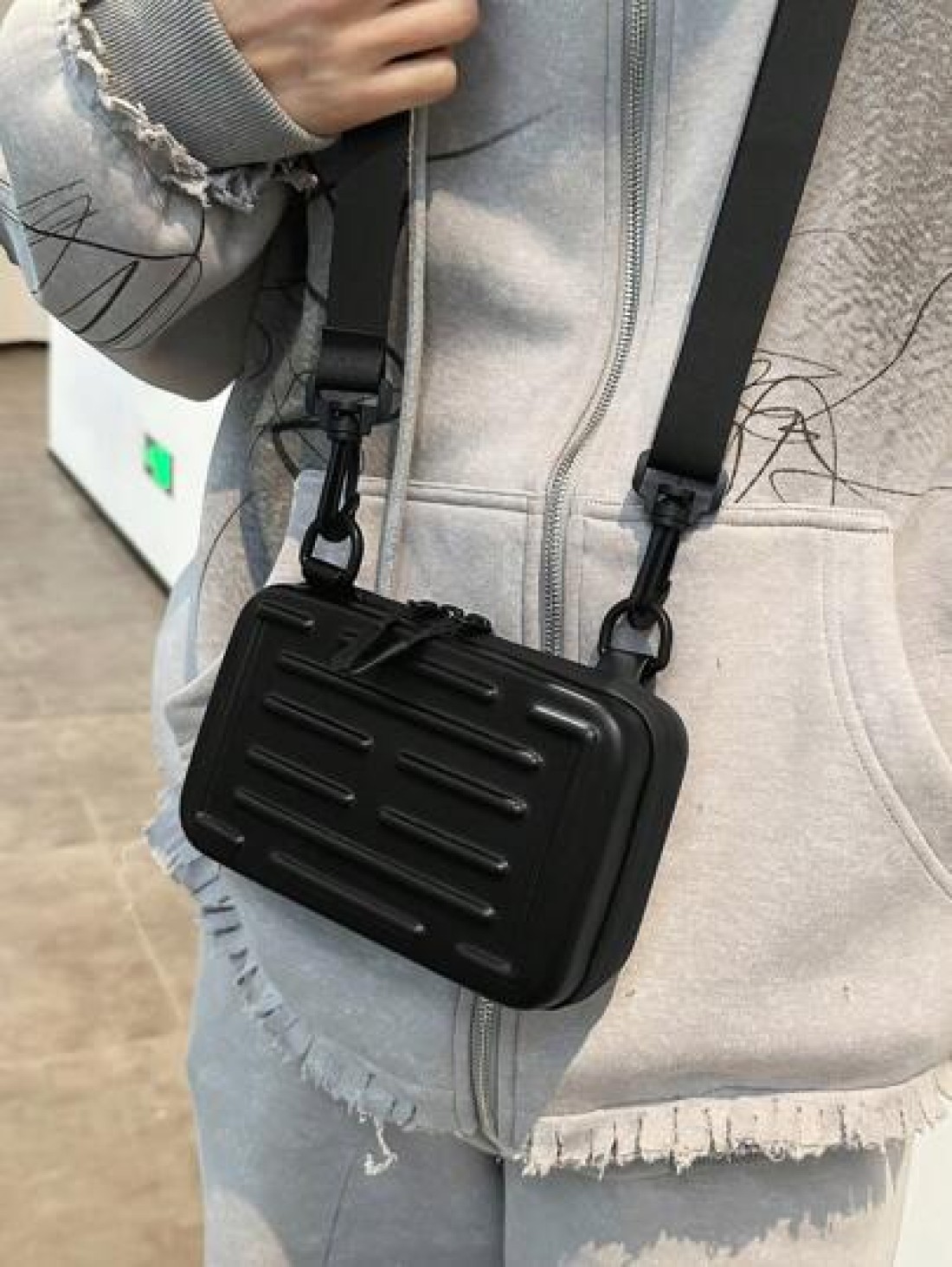 Crossbody Bag Shoulder Bag Square Bag Hard Shell Box Bag Black Bag White Bag Water Proof Summer Valentines Crossbody Sling Vacation School Carry On PU Leather Black Dad Bag Students Bag Cool Minimalis