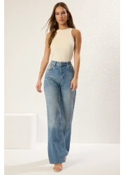 Trendyol Collection جينز أزرق عالي الخصر بأرجل واسعة TWOSS25JE00172