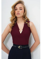 Trend Alaçatı Stili Women's Burgundy Deep V Neck Metal Accessory Sleeveless Ottoban Blouse Alc-X13784