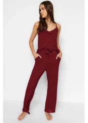 Trendyol Collection طقم بيجامة محبوكة من الفيسكوز - دانتيل بورجوندي وتفاصيل شريطية، حزام حبل THMSS20PT0134