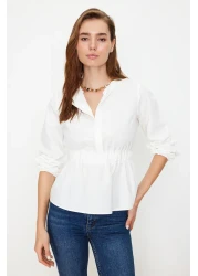 Trendyol Collection بلوزة منسوجة بأزرار أمامية من إكرو TWOSS24BZ00171