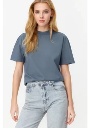 Trendyol Collection تي شيرت محبوك بياقة واقفة 100% قطن أساسي عادي/عادي مقاس عادي TWOAW20TS0096
