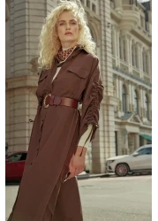 Trendyol Modest فستان قميص منسوج من القطن بأزرار وأكمام قابلة للتعديل باللون البني TCTSS23EB00365