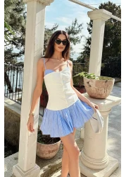 Trendyol Collection فستان منسوج قصير بطيات باللون الأبيض والأزرق TWOSS25EL00807
