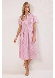 Trendyol Collection تنورة مخططة باللون الوردي فستان منسوج متوسط ​​الطول بفتحة نصف بلاكيت عند الخصر TWOSS25EL00187