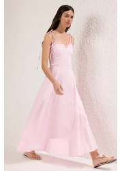 Trendyol Collection فستان ماكسي منسوج بخصر وردي TWOSS25EL00870