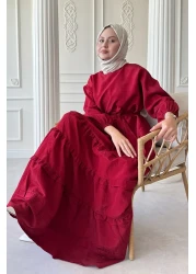InStyle فستان عنابي اللون مع تنورة مكشكشة