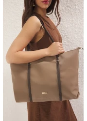 Trendyol Shoes حقيبة كتف نسائية طويلة بسحاب باللون البيج الداكن TAKSS25OC00026