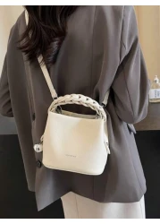 حقيبة مربعة محمولة بنمط حرفي ومعلق معدني ديكوري، من قماش PU مقاوم للماء بتصميم أناقة محمول، مناسبة للعمل والأن