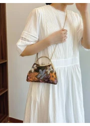 حقيبة يد مستوحاة من الانتيكا مزينة بالأزهار المطرزة من التل والترتر، جيد للحفلات الراقية والخروج في المساء. م