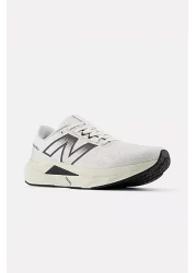 New Balance MFCPRCW5 حذاء رياضي أبيض للرجال