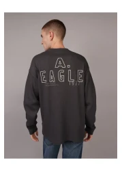 American Eagle تي شيرت حراري كبير الحجم بأكمام طويلة وشعار بارز من AE