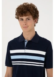 U.S. Polo Assn. تي شيرت رجالي ذو قصة عادية وياقة بولو باللون الأزرق الداكن 50306817-vr033