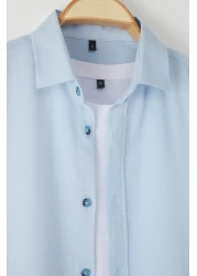  Collection قميص ذو مظهر كتان أزرق فاتح ذو قصة عادية مع كتاف وتأثير مجعد TMNSS23GO00061