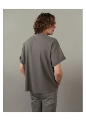 American Eagle تي شيرت بشعار AE باللون الرمادي - U-0181-3902
