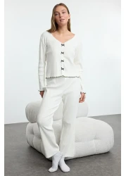  Collection طقم بيجامة من القطن الأبيض مع دانتيل وشريط/فيونكة محبوكة THMAW25PT00206