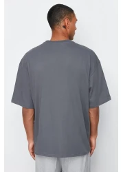  Collection تي شيرت أنثراسايت كبير الحجم مطبوع برقبة دائرية - 100% قطن TMNSS23TS00084