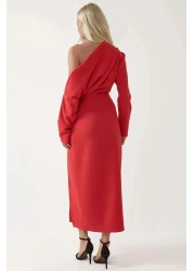 Hiccup فستان متوسط ​​الطول بفتحة غير متماثلة