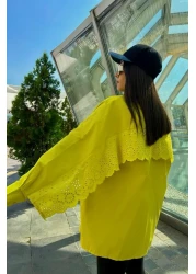 Qaju قميص نسائي كبير الحجم مع تفاصيل صدفية على الظهر