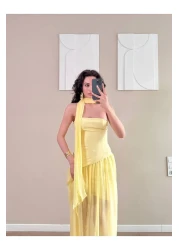 LOCH BUTİK فستان نسائي ذو شال أصفر وتنورة شيفون مطوي بفتحة متوسطة الطول