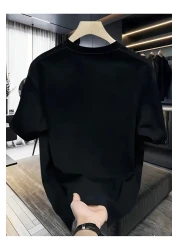 qubo sportswear & company تي شيرت qubo للجنسين من القطن المطبوع ذو رقبة دائرية وأكمام قصيرة باللون الأسود