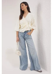  Collection بلوزة منسوجة مخططة مزدوجة الصدر باللون البيج الفاتح TWOSS25BZ00170