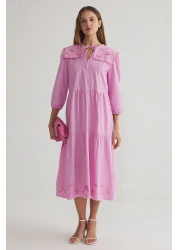  Collection فستان منسوج متوسط الطول بتفاصيل مطرزة باللون الأرجواني TWOSS25EL00061