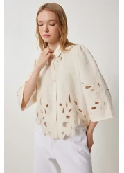 Happiness İstanbul Women's Cream Openwork Lace Embroidered Crop Poplin Shirt Qs00010