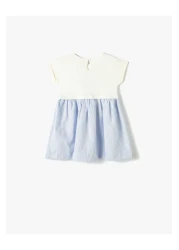 Koton فستان مخطط بأكمام قصيرة ورقبة دائرية وأزرار من القطن