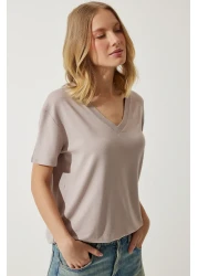 Happiness İstanbul تي شيرت نسائي محبوك من الفسكوز الأساسي برقبة على شكل حرف V EN00613