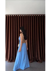 HAZELANNA فستان أزرق بتفاصيل ذهبية على الظهر