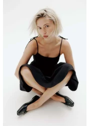 H&M فستان مطرز برباط