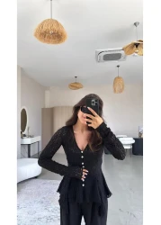 Buket Teke بلوزة دانتيل سوداء ممتازة