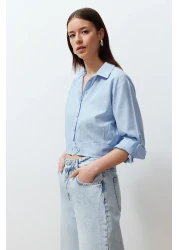  Collection قميص منسوج باللون الأزرق الفاتح - أكمام قابلة للانحناء، مناسب للخصر، TWOSS24GO00091