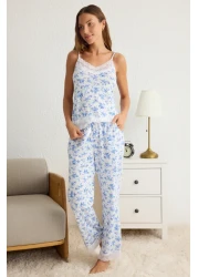  Collection طقم بيجامة محبوكة باللون الأزرق مع دانتيل زهور متعدد الألوان وتفاصيل شريط/قوس THMSS20PT0134