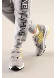 AYN-Shoes أحذية رياضية للأطفال باللون الأصفر الجليدي ونعل تشريحي يومي