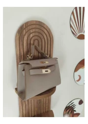 ikosga Shoulder and Arm Bag Cream Stylish and Classic Thick Chain Width: 20 cm Length: 14 cm