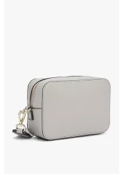 Tommy Hilfiger حقائب تومي هيلفيغر النسائية باللون الرمادي