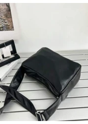 حقيبة كاجوال عصرية من الرجال من جلد PU مقاوم للماء بحزام عريض، بشكل مربع وحجرة واحدة للتنقل اليومي أو السفر، حق