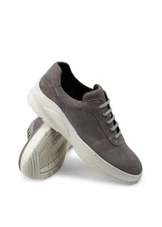 Deery حذاء رياضي رجالي من جلد الغزال باللون الرمادي